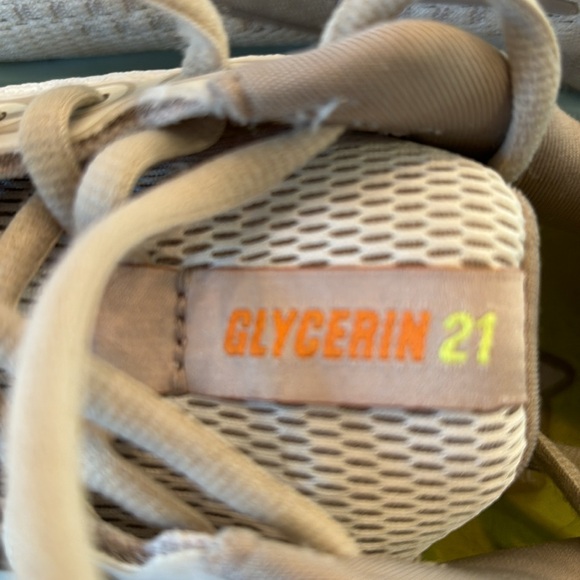 Brooks Women's Sneakers in Cream and Light Blue - Picture 10 of 14